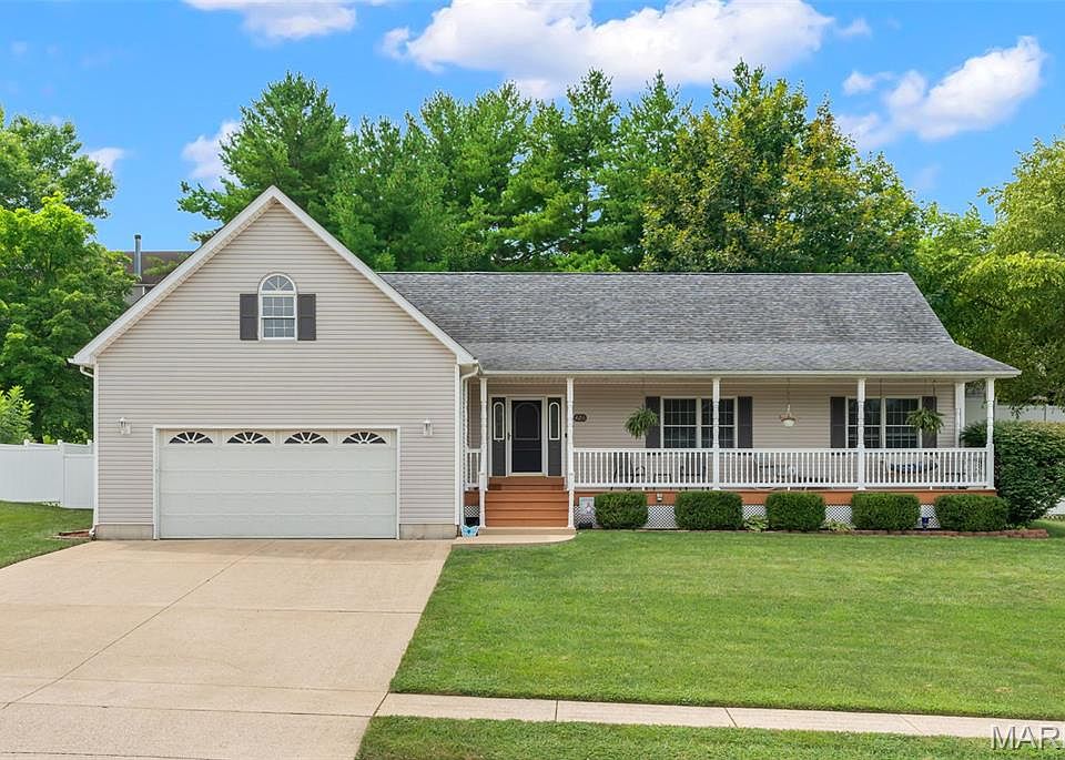 1st image of 426 Windy Hills Dr