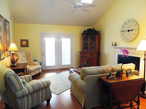 2nd image of 4999 Cypress Point Cir