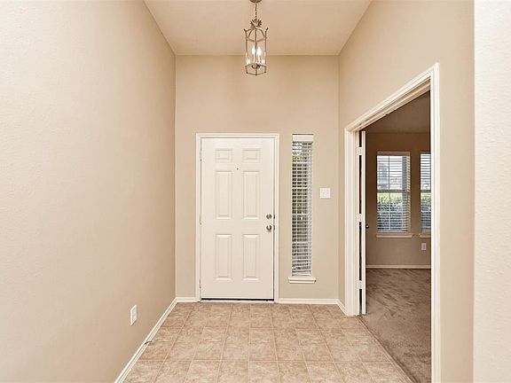 2nd image of 3226 Blue Bonnet Dr