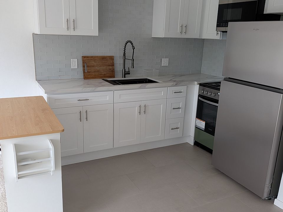 1st image of 500 Cagney Ln