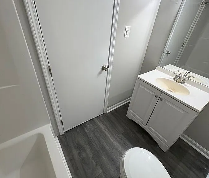 2021 Cambridge Dr #10 — Photo 5