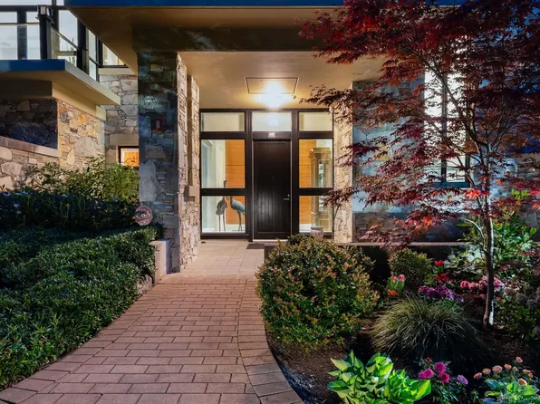 2245 Twin Creek Pl Penthouse 2, West Vancouver, BC V7S 3K4
