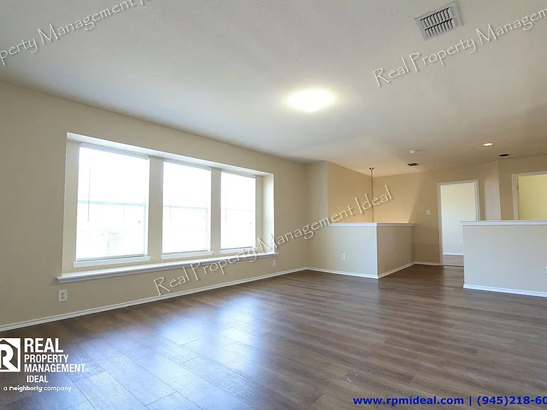 1910 Pin Oak Ln — Photo 23