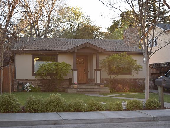 5th image of 995 Sherman Ave