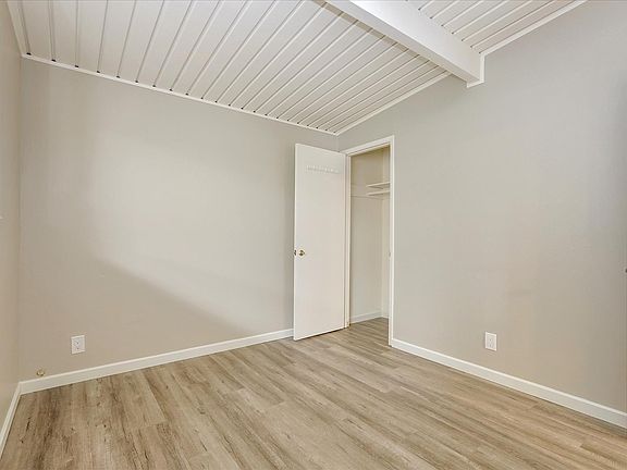 4th image of 983 Lakehaven Dr