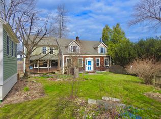 27 Pleasant St, Hallowell, ME 04347