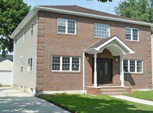 254 Collins Ave, Williston Park, NY 11596