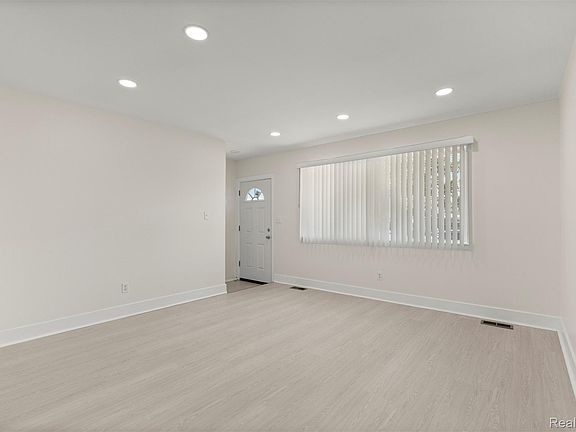5th image of 29578 Brown Ct