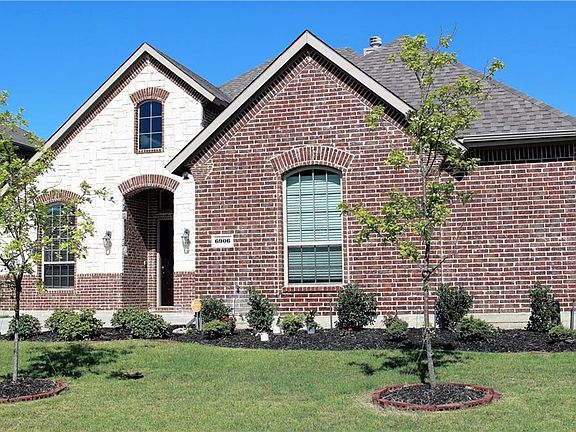 3rd image of 6906 Parkwood Dr