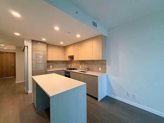 2nd image of 2108 Gilmore Ave #3903