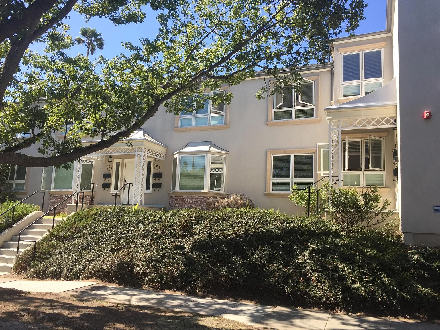 905 Washington Ave — Photo 2
