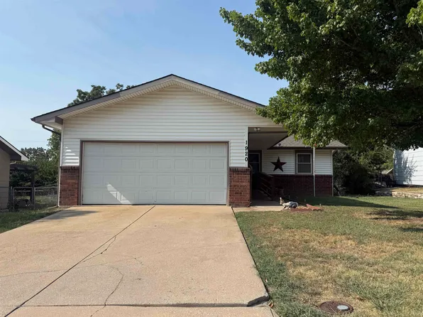 1920 E Fairchild St, Wichita, KS 67219