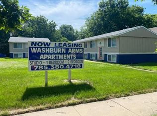 1930 SW Washburn Ave #B, Topeka, KS 66604