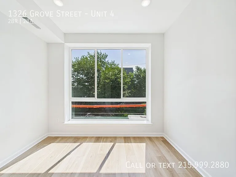 1326 Grove St #4 — Photo 9