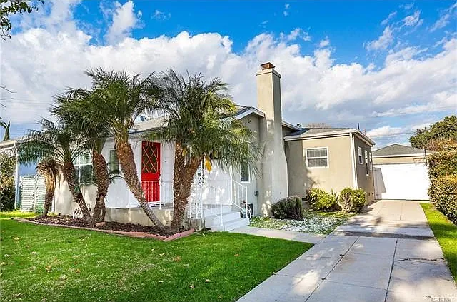 2530 S Bentley Ave — Photo 1