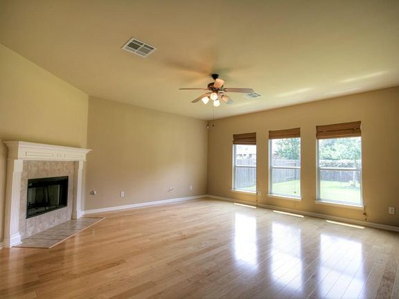 5th image of 9624 Castle Pines Dr