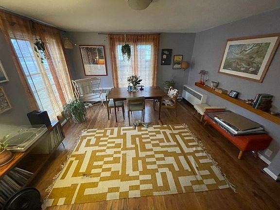 2nd image of 216 Livingston Ave