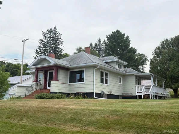 815 Erie Ave, Crystal Falls, MI 49920