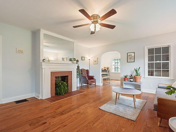 4th image of 2613 Fairmont Blvd