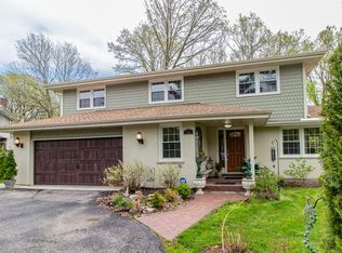 35 Half Day Rd, Lincolnshire, IL 60069