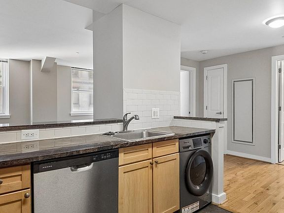 5th image of 111 S 15th St APT 1508