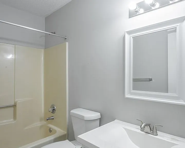 Amberwood Chalet: Modern Comfort in Chattanooga — Photo 36
