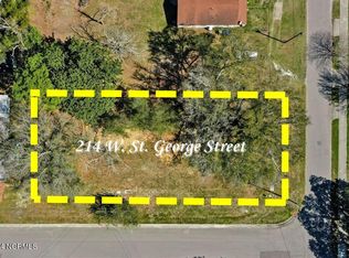 214 W Saint George St, Southport, NC 28461
