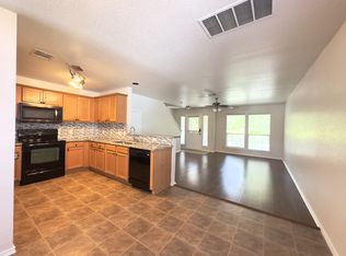 513 Rolling Oak Dr, Round Rock, TX 78664