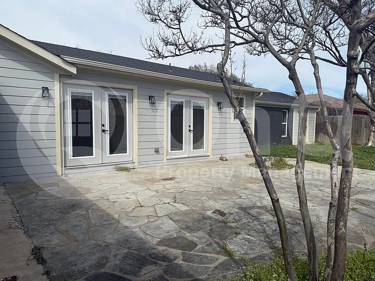 2517 Canterbury Ct — Photo 19