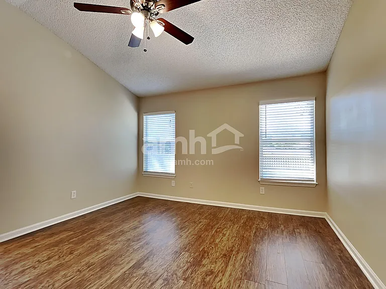 840 Mackenzie Circle St — Photo 9