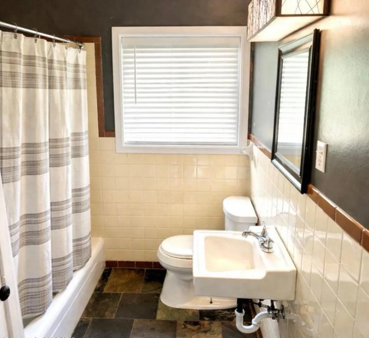 2 bed, 1.5 bath, 1150 sqft, $1,300 — Photo 2