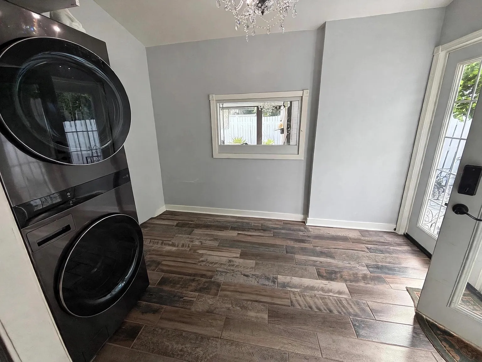 3 bed, 1400 sqft, $3,000 — Photo 3