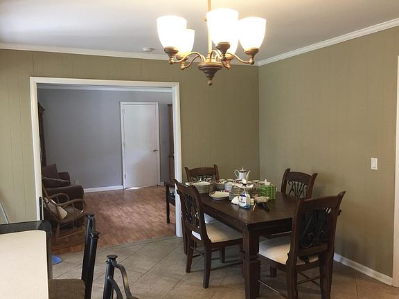 3rd image of 301 Davis Park Dr