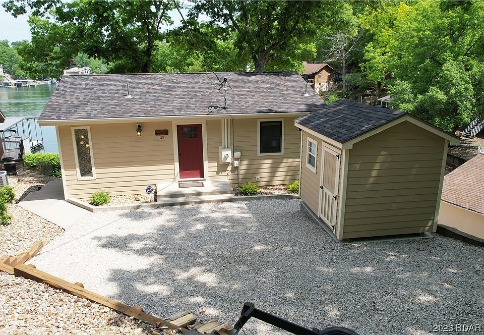 1st image of 15 Oak Manor Cir