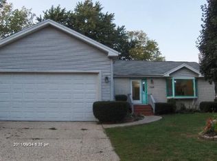 2130 Harvard Ln, Elgin, IL 60123