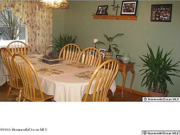 5th image of 13 Green Hill Dr