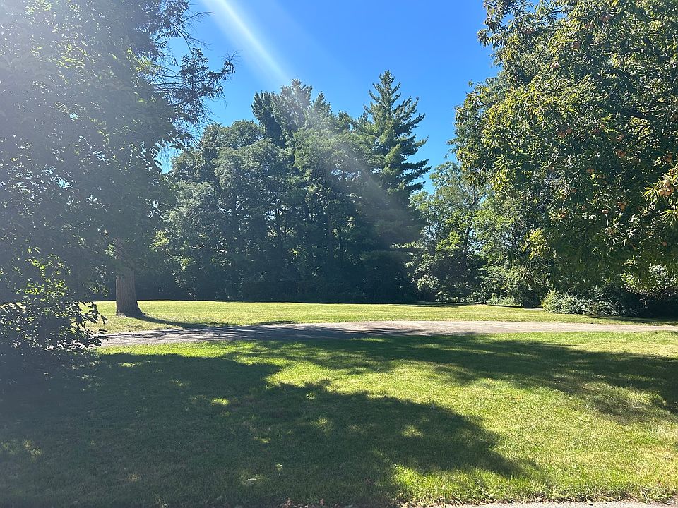 2nd image of 845 Appletree Ln