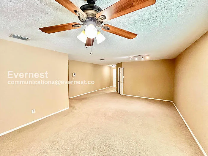 3422 Lipizzan Dr — Photo 6