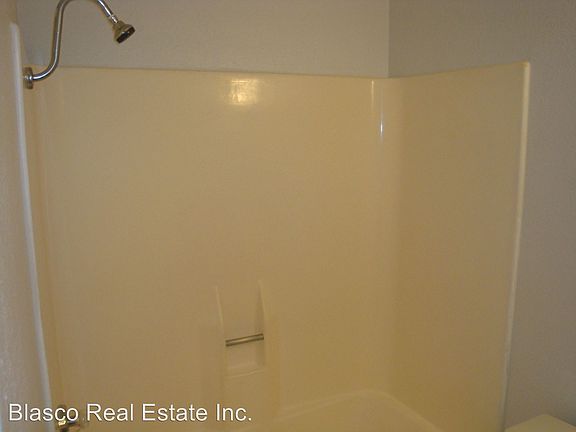 4th image of 2839 S Pine Valley Ave