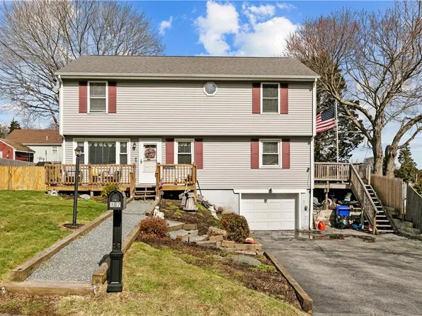 107 Fatima Dr, Bristol, RI 02809