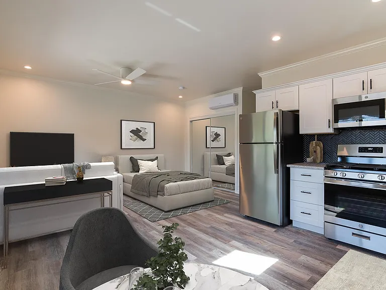 7018 Lurline Ave — Photo 1