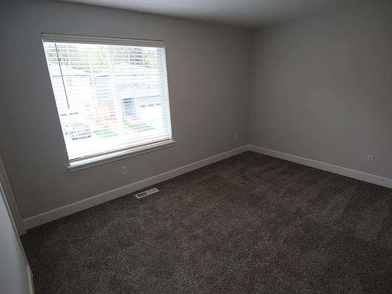 3208 NE 120th Cir — Photo 33