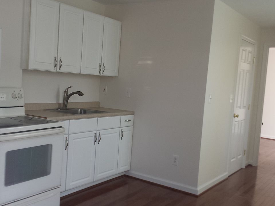 2nd image of 3427 Keswick Rd APT 1