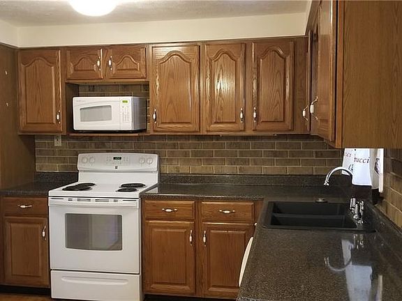 5th image of 289 Trumbull Dr