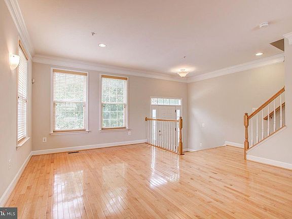 4th image of 503 Pelican Ave