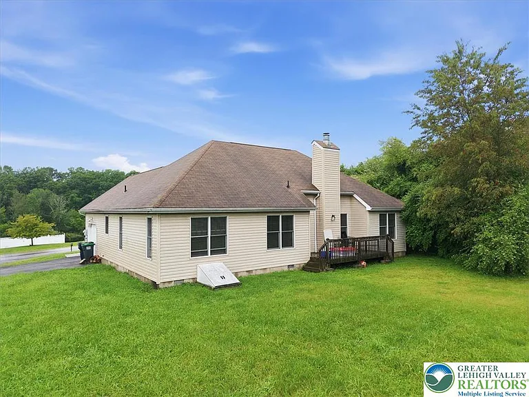 86 Northpark Dr E — Photo 58