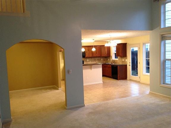 4th image of 656 Estrella Dr