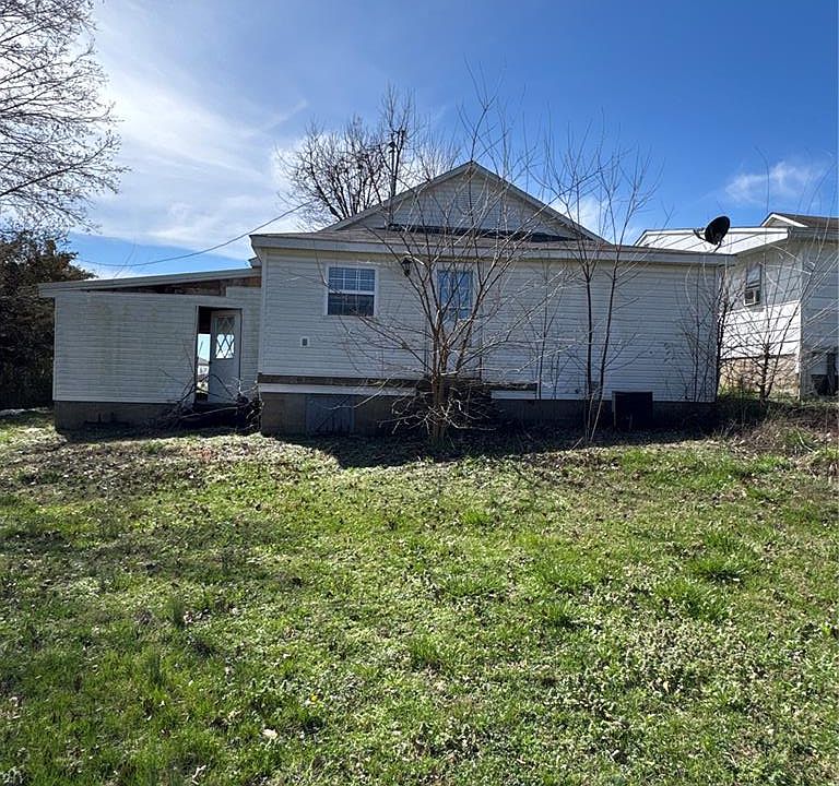 1st image of 255 W Reed Ave