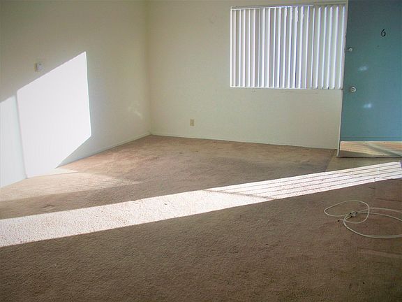 5th image of 23135 Samuel St APT 6