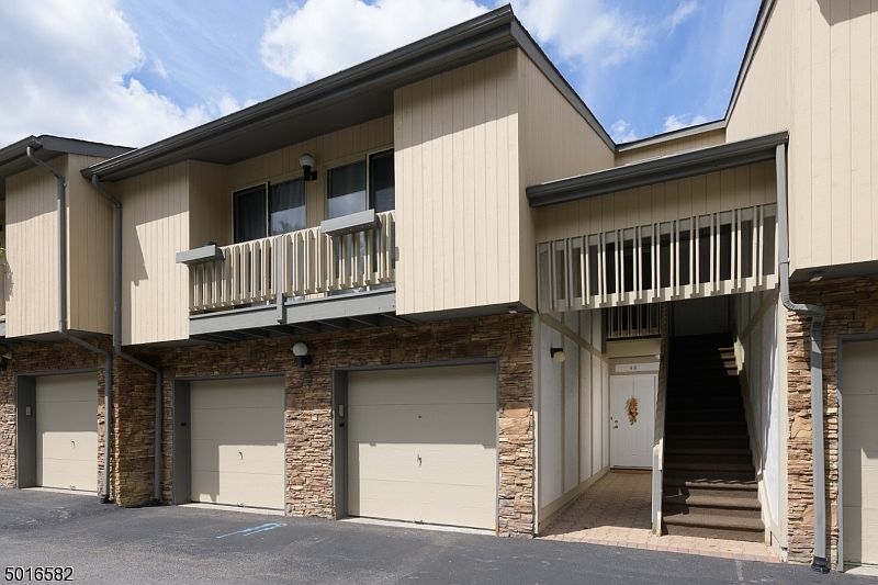 1st image of 46 Kayser Ln